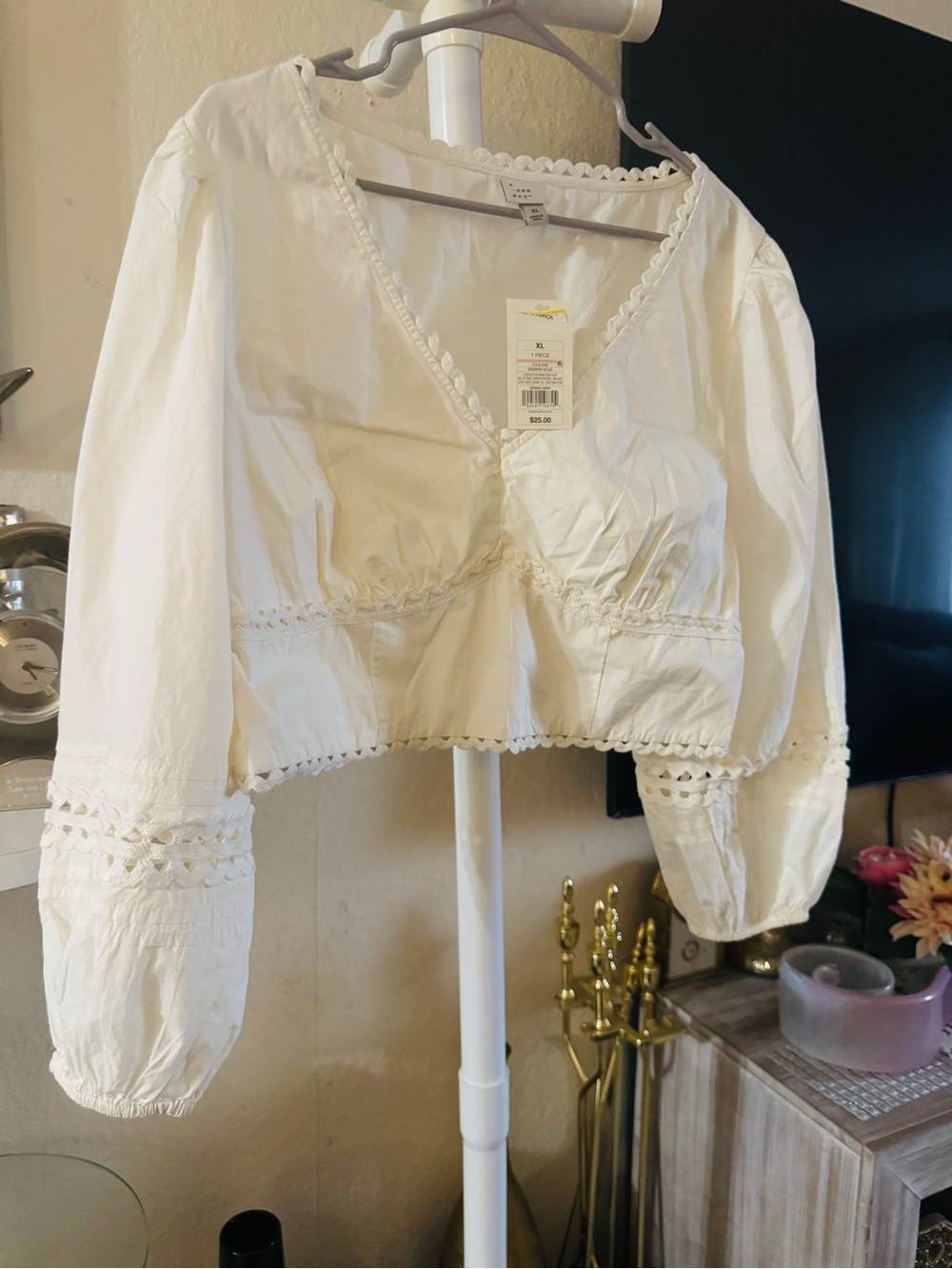 White Cropped Peasant Blouse with Lace Trim - Unbranded